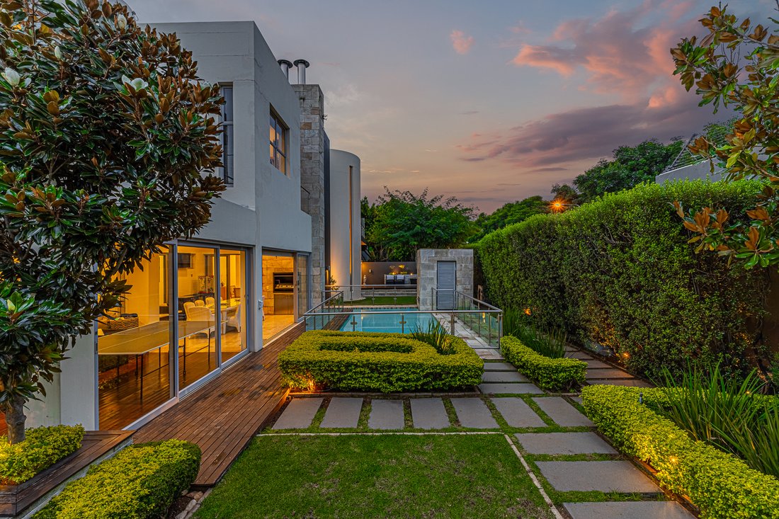 House in Sandhurst, Gauteng, South Africa 1 - 18424743
