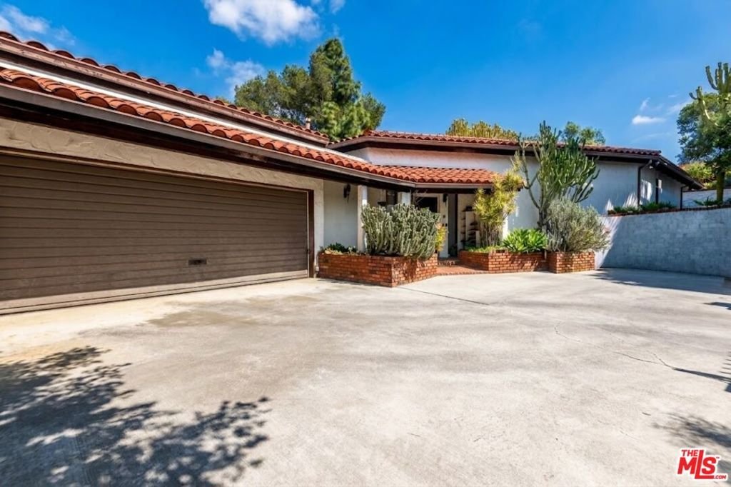 Los Angeles, California, United States 2 - 18377869