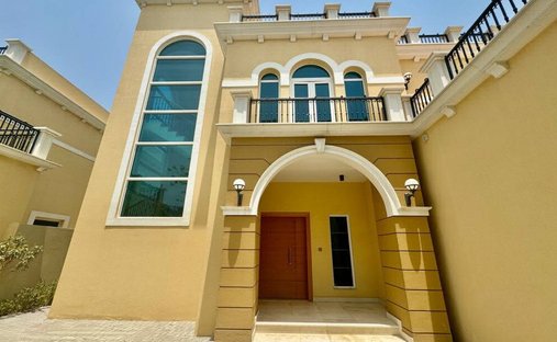Villa in Jumeirah Park, Dubai, United Arab Emirates 1