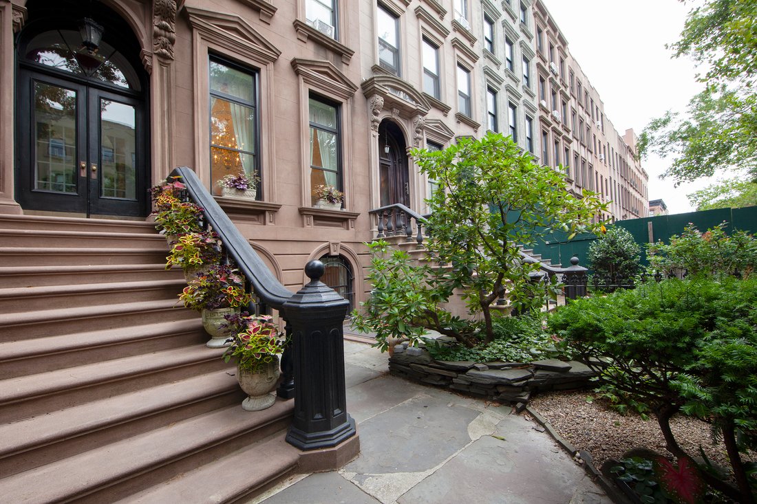 New York, New York, United States 2 - 18423907
