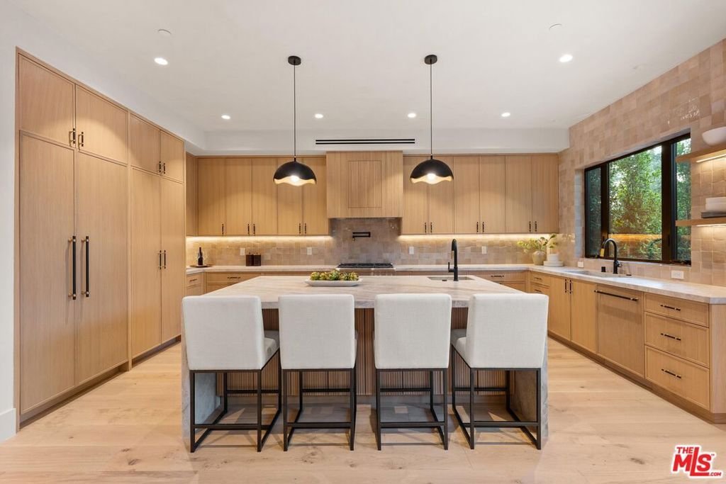 House in Los Angeles, California, United States 4 - 18423401