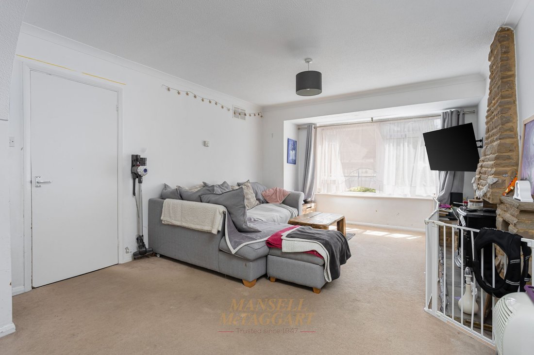 House in Horley, England 3 - 18421352