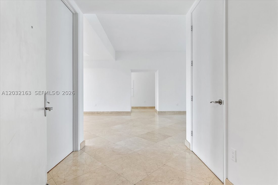 Condo in Sunny Isles Beach, Florida, United States 3 - 18174787