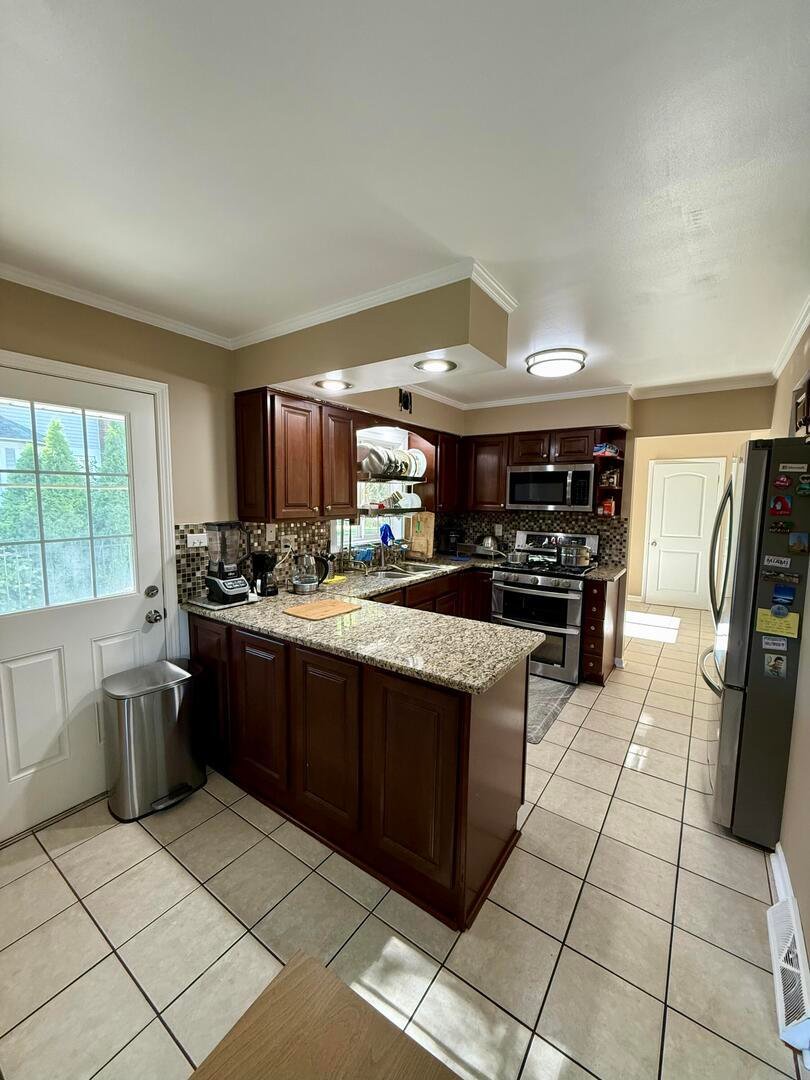 House in Des Plaines, Illinois, United States 2 - 18423321