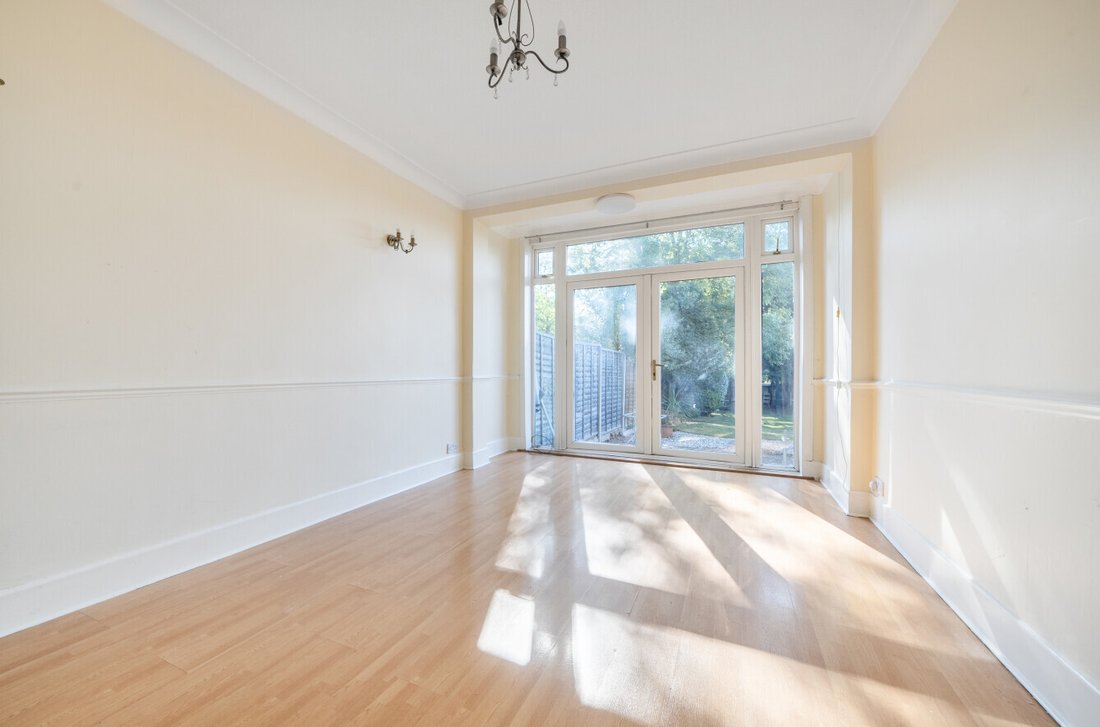 House in Barnet, England 3 - 18420757