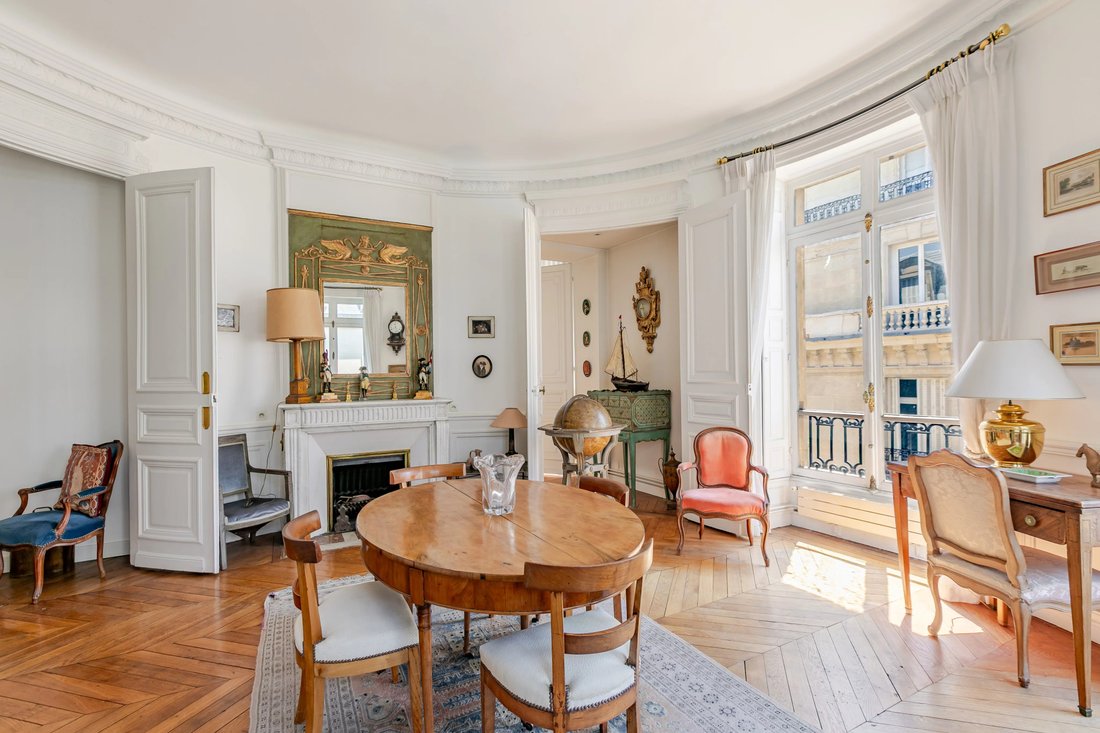 Apartment in Mairie, Paris 8e Arrondissement, Paris 2 - 18420932