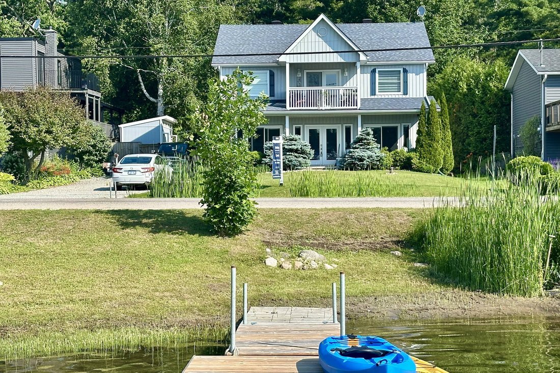 House in Tiny, Ontario, Canada 2 - 18310489