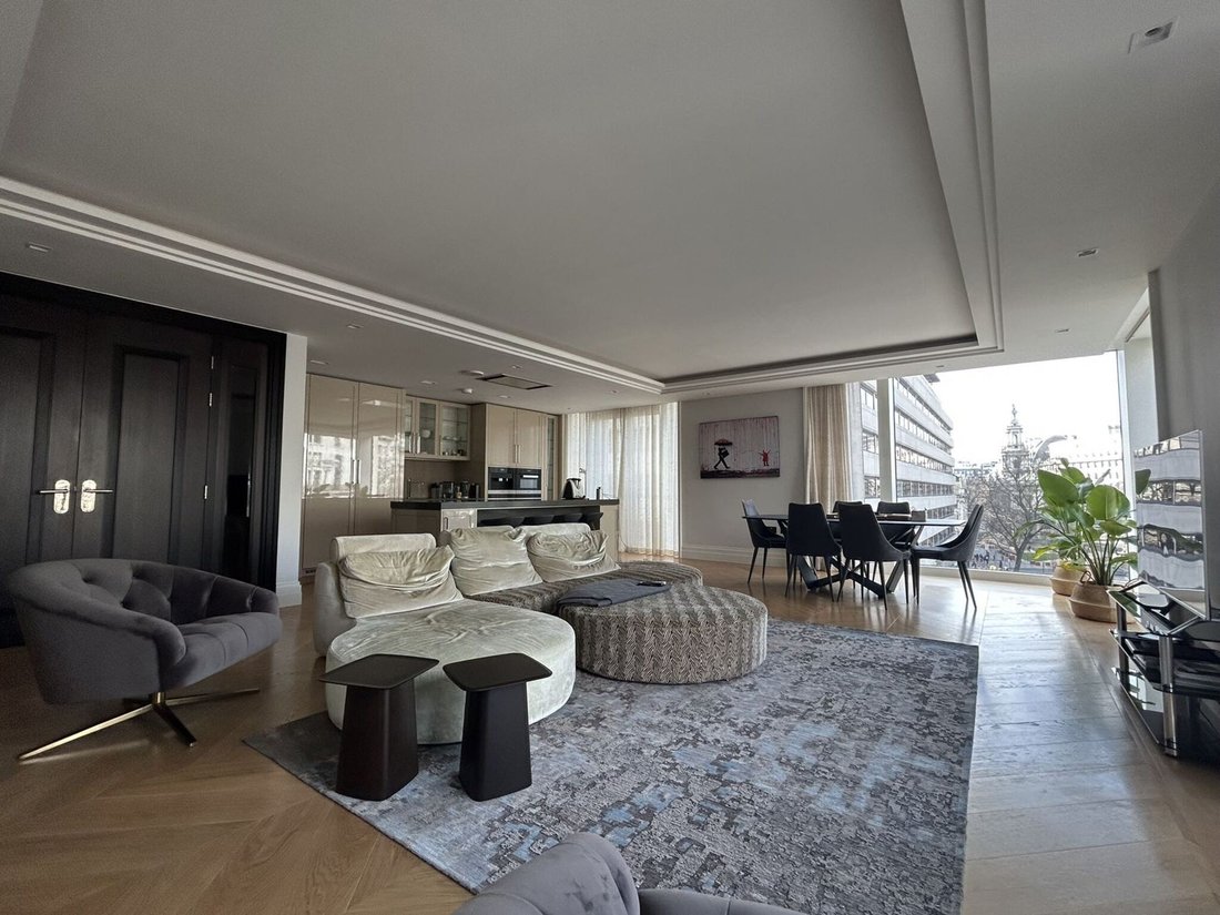 Apartment in WC2, Westminster, England 3 - 18420755