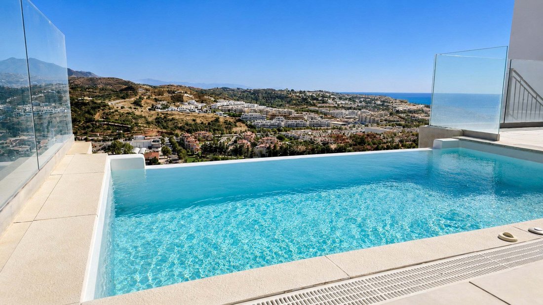 Penthouse in La Cala de Mijas, Mijas, Spain 1 - 18422396