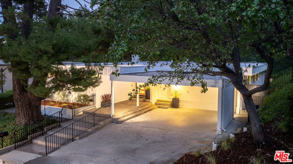 House in Los Angeles, California, United States 4 - 18423411