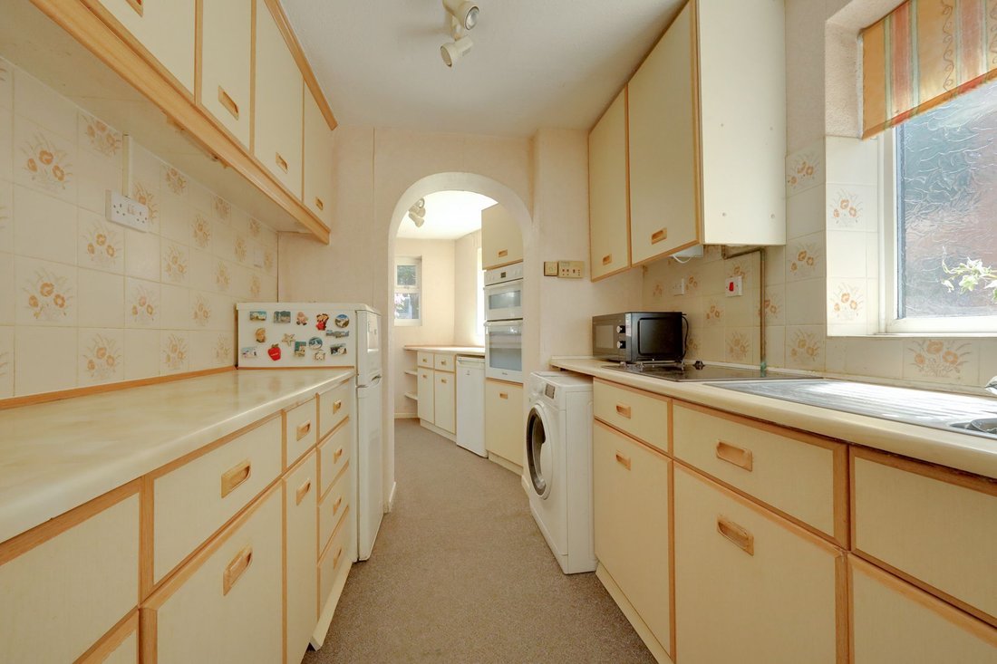 House in Burgess Hill, England 4 - 18421325