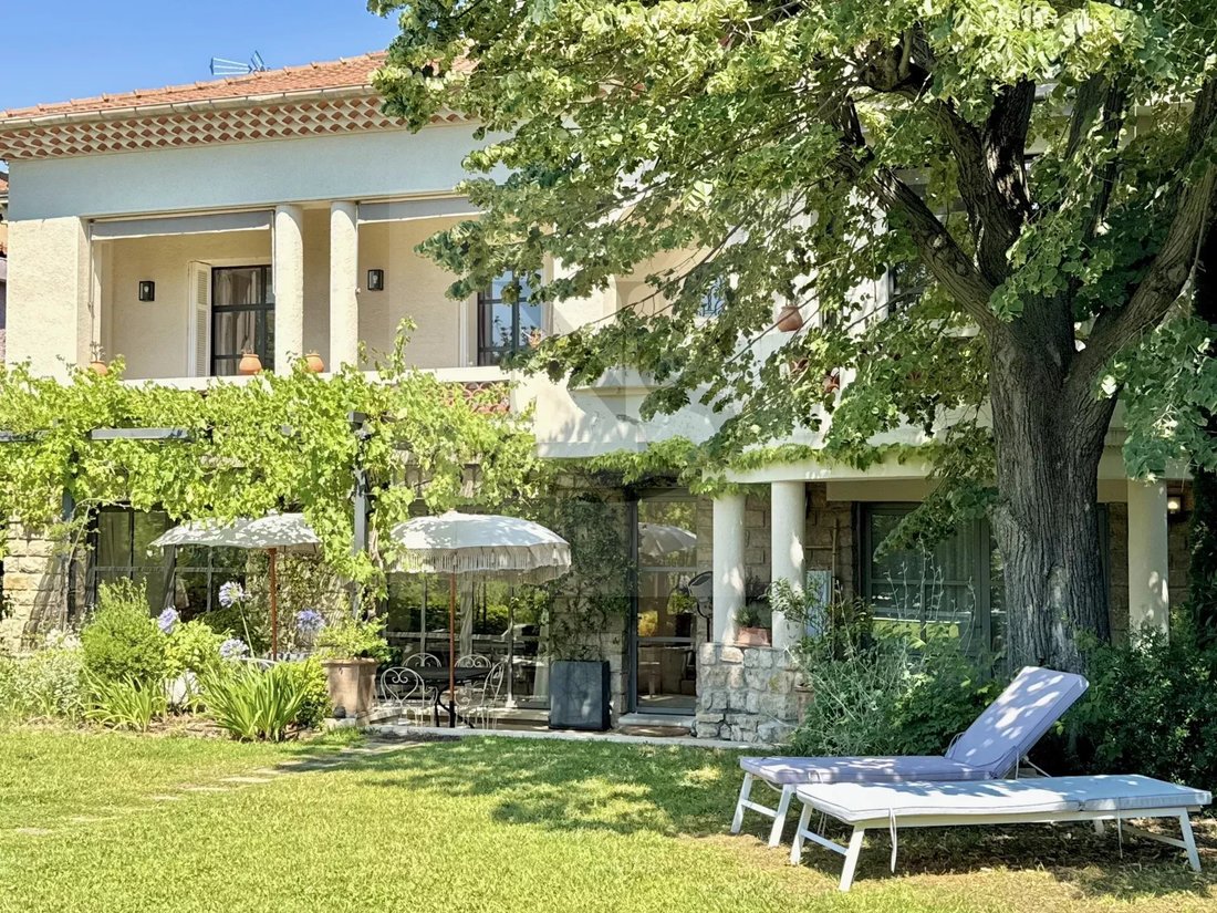 Townhouse in Mazarin-Opéra-Bellegarde-Mairie, Aix-en-Provence, France 5 - 18424064