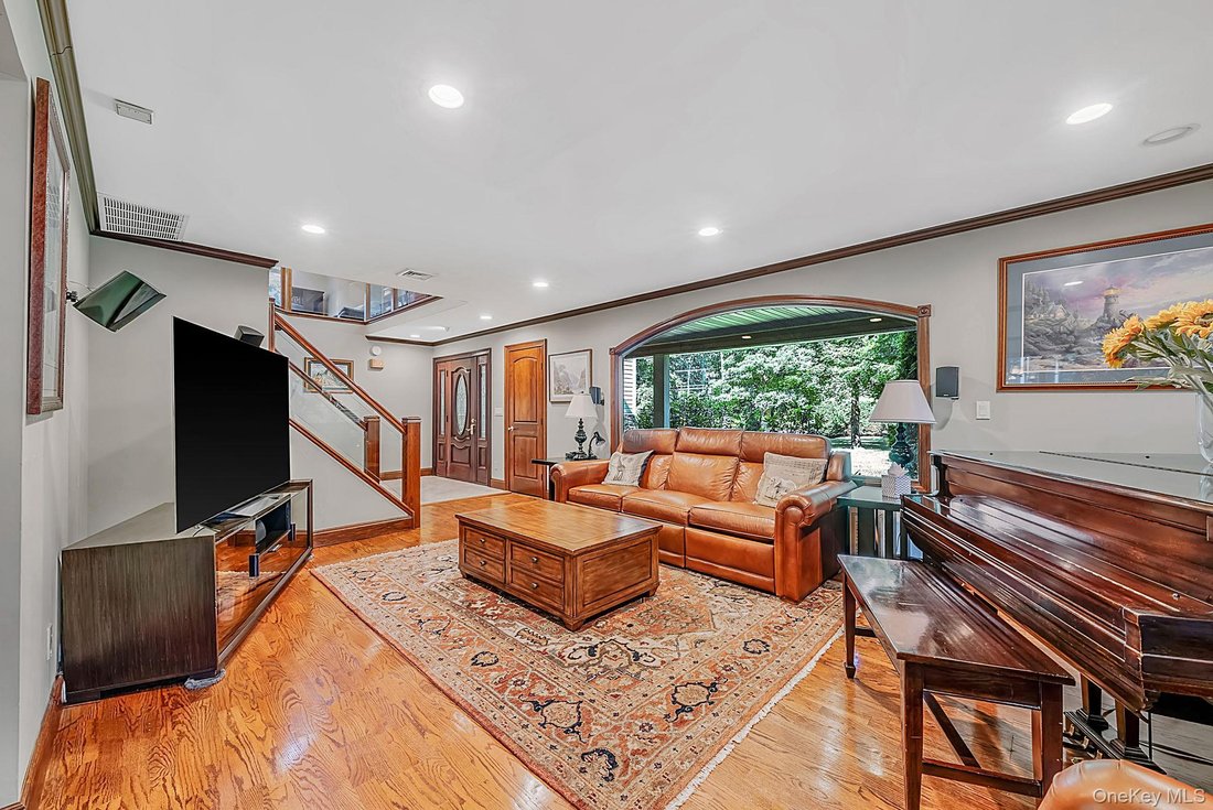 House in Huntington Station, New York, United States 5 - 18422628