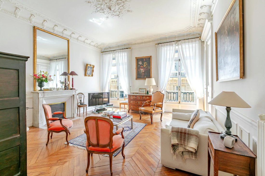 Apartment in Mairie, Paris 8e Arrondissement, Paris 5 - 18420932