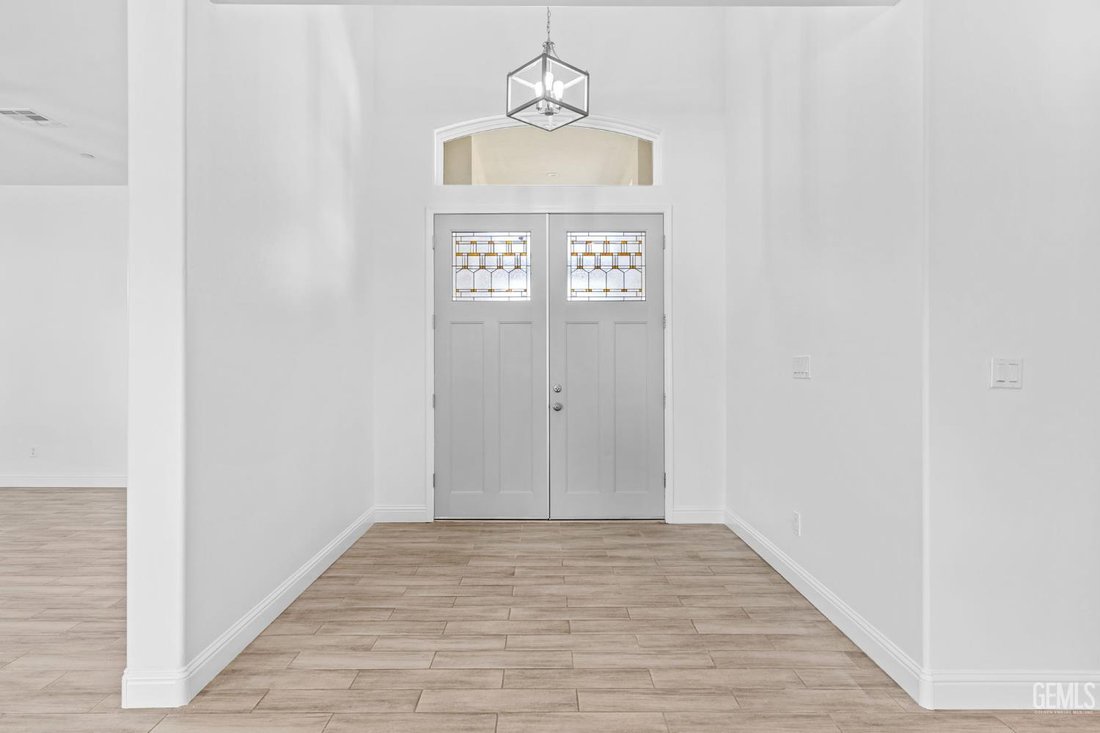House in Bakersfield, California, United States 3 - 18422574