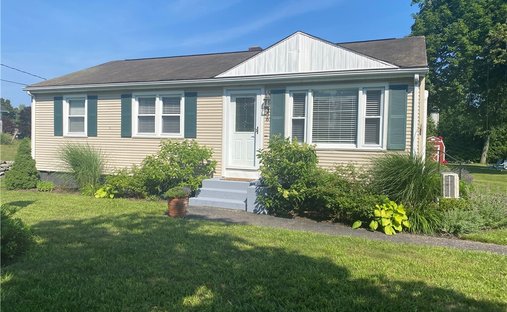 House in North Kingstown, Rhode Island, United States 1