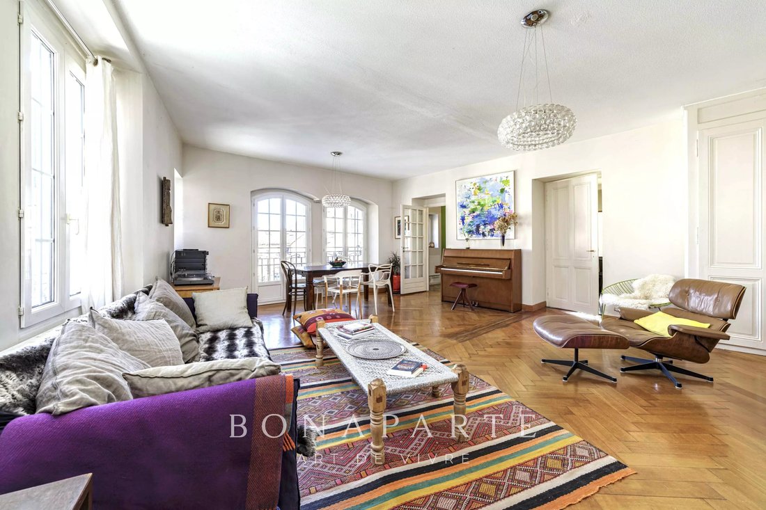 House in Divonne-les-Bains, Auvergne-Rhône-Alpes, France 2 - 18337511