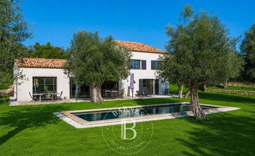 Maison à Valbonne, Provence-Alpes-Côte d'Azur, France 1