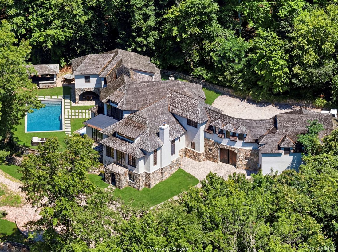 House in Cold Spring Harbor, New York, United States 3 - 18423426