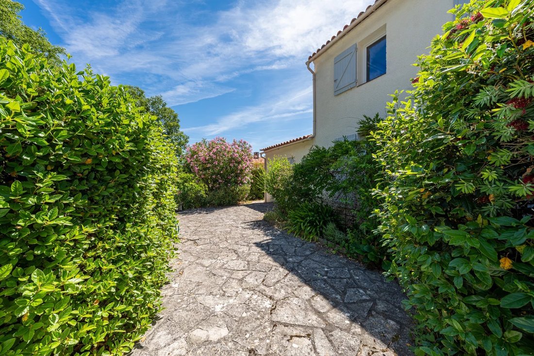 House in Grasse, Provence-Alpes-Côte d'Azur, France 2 - 18421313