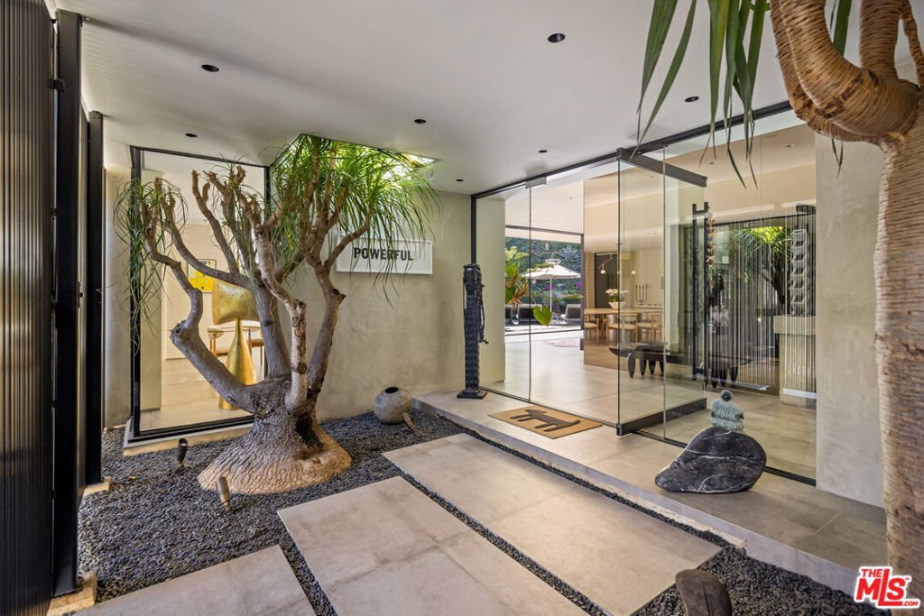 House in Los Angeles, California, United States 3 - 18423428