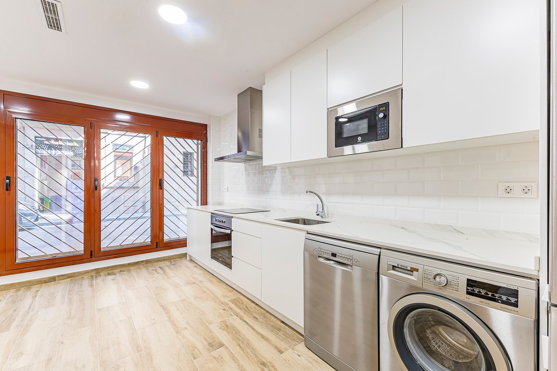 Apartment in Sants-Montjuic, Barcelona, Spain 3 - 18424102