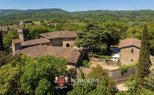 Castillo en Barberino di Mugello, Toscana, Italia 1