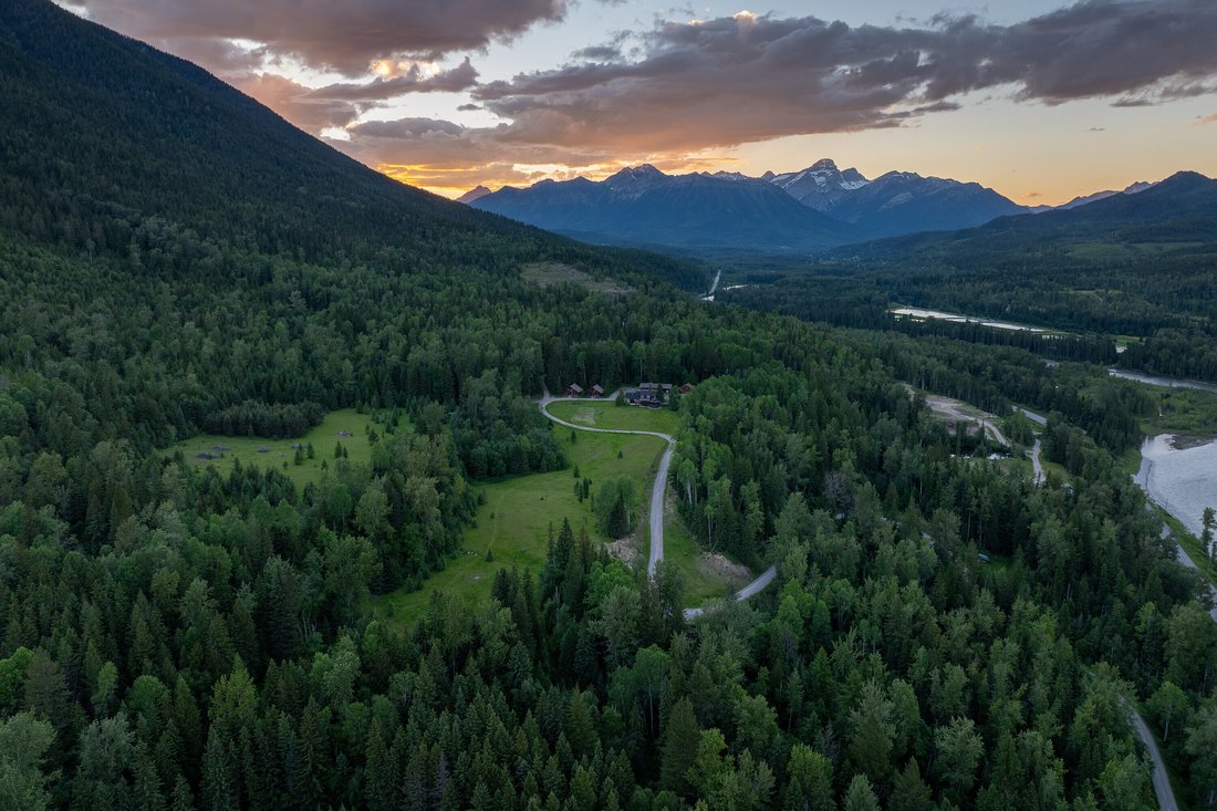 House in Fernie, British Columbia, Canada 5 - 18423941