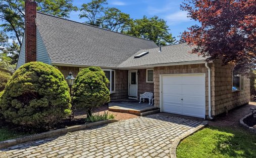 House in Huntington Station, New York, United States 1