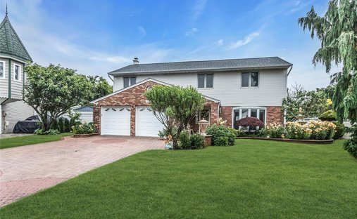 House in Seaford, New York, United States 1