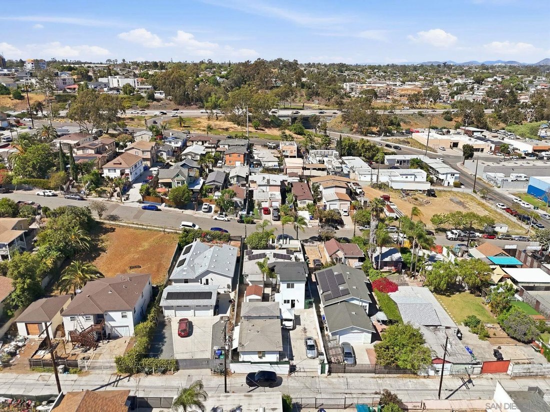 San Diego, California, United States 2 - 18423506