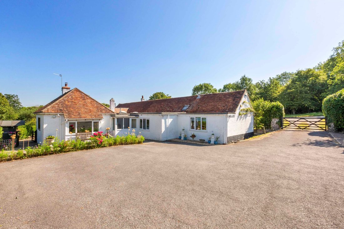 Bungalow in Brill, England 4 - 17484364