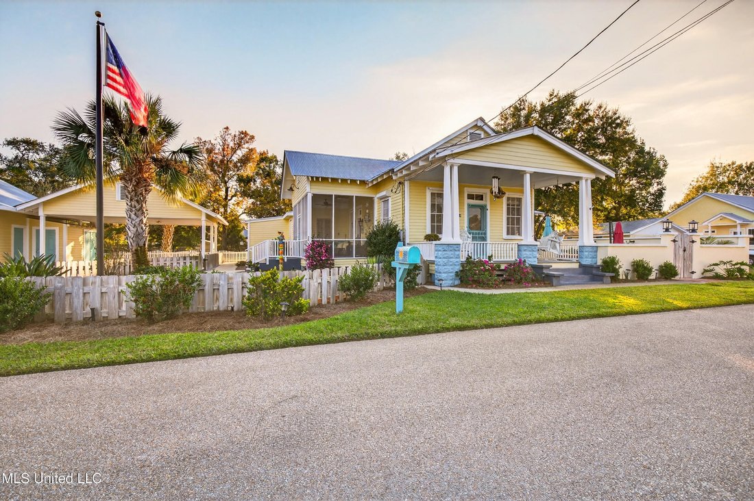 House in Bay St. Louis, Mississippi, United States 3 - 18423022