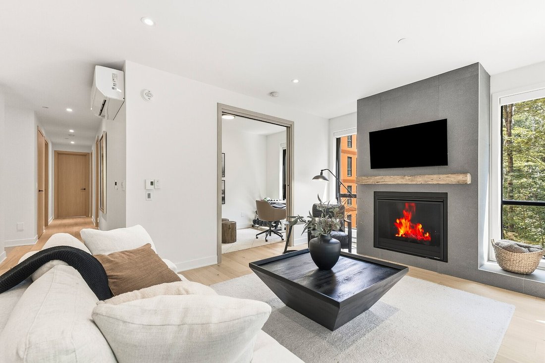 Condo in Mont-Tremblant, Quebec, Canada 5 - 18423919