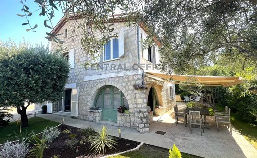 House in Pont du Lys-Antibes les Pins, Antibes, France 1