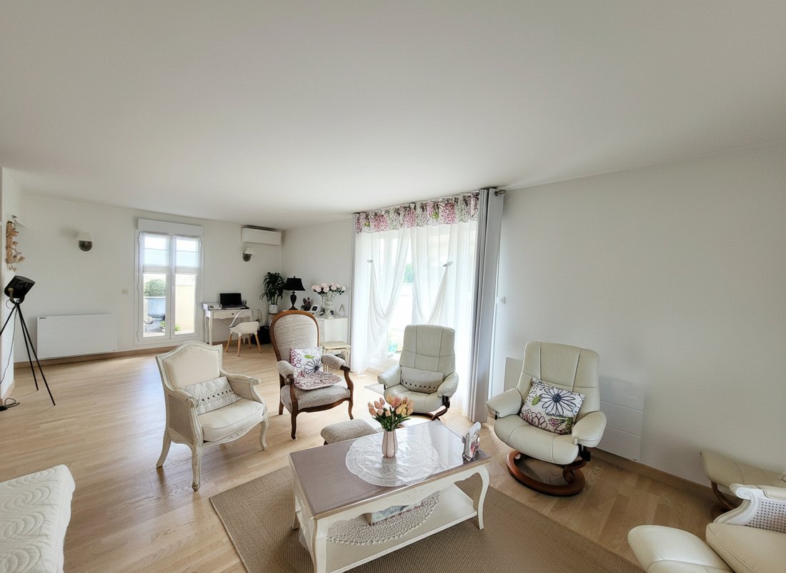 Apartment in Centre Ville-Tour du Lac, Enghien-les-Bains, France 4 - 18421602