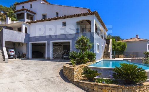 Villa in Bandol, Provence-Alpes-Côte d'Azur, France 1