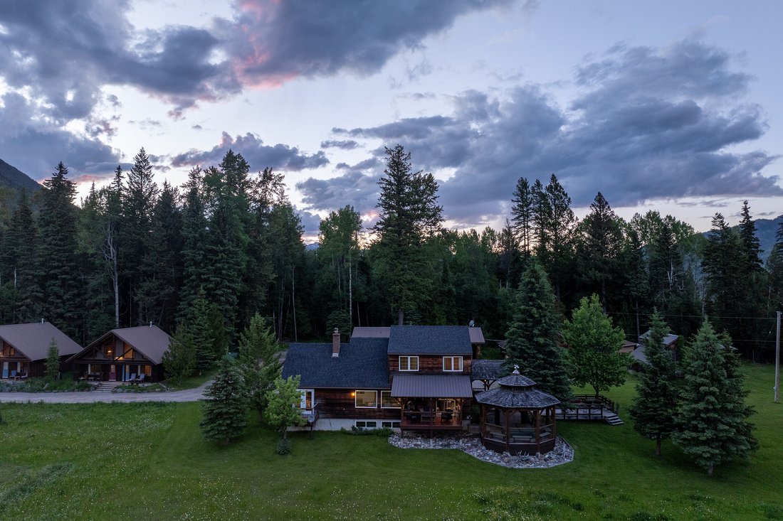House in Fernie, British Columbia, Canada 1 - 18423941