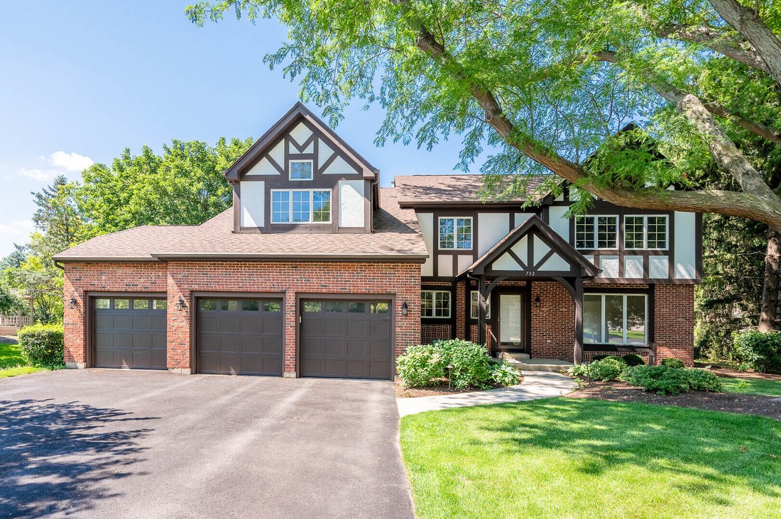 House in West Dundee, Illinois, United States 1 - 18423322
