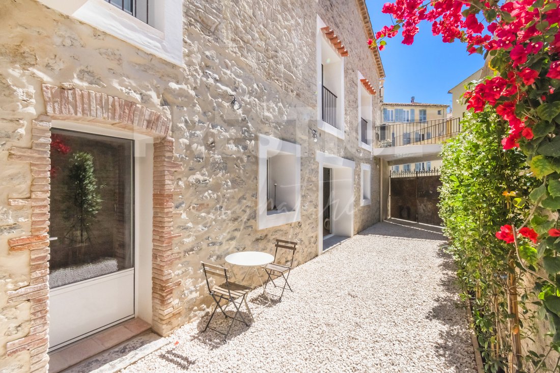 House in Hyeres, Provence-Alpes-Côte d'Azur, France 3 - 18423005