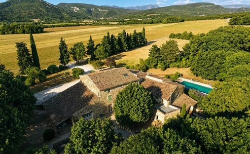 Casa di campagna a Pont-de-Barret, Auvergne-Rodano-Alpi, Francia 1