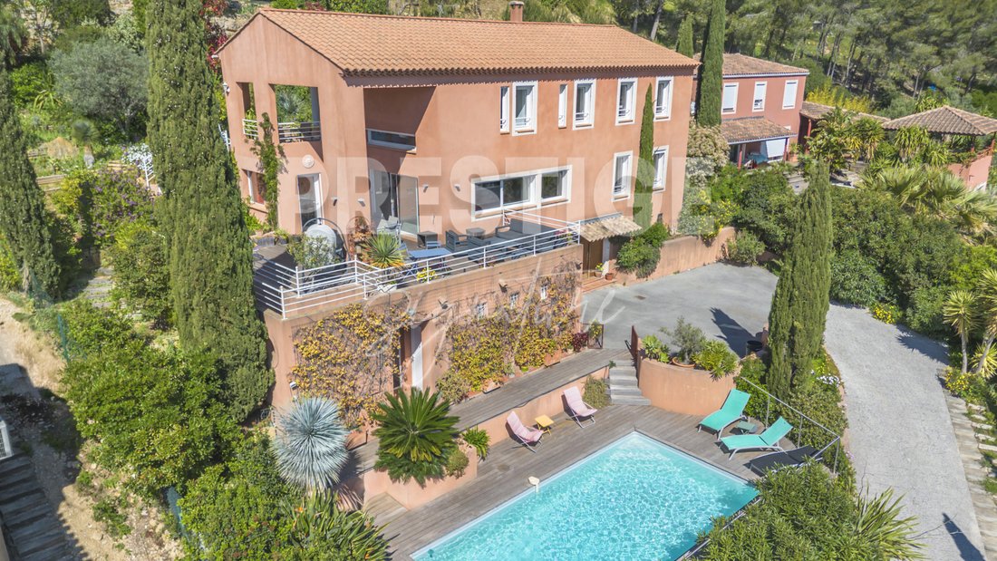 Villa in Hyeres, Provence-Alpes-Côte d'Azur, France 3 - 18422942