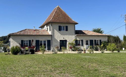 House in Loubès-Bernac, Nouvelle-Aquitaine, France 1
