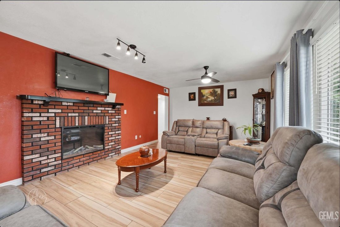 House in Bakersfield, California, United States 3 - 18423997
