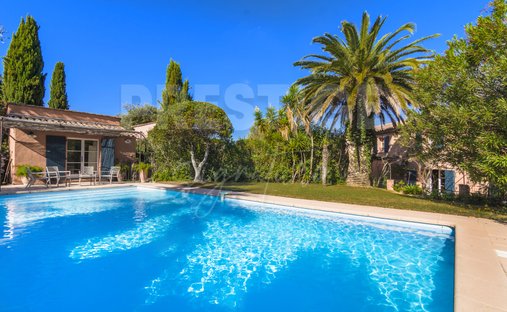 Maison à Nord, Sanary-sur-Mer, France 1