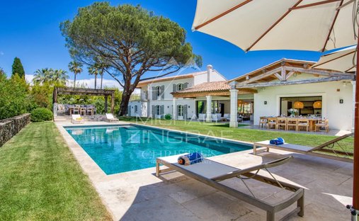 House in Zone Est Diffuse, Saint-Tropez, France 1