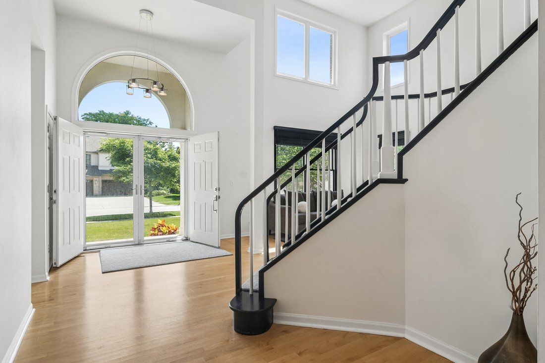 House in Buffalo Grove, Illinois, United States 2 - 18423366