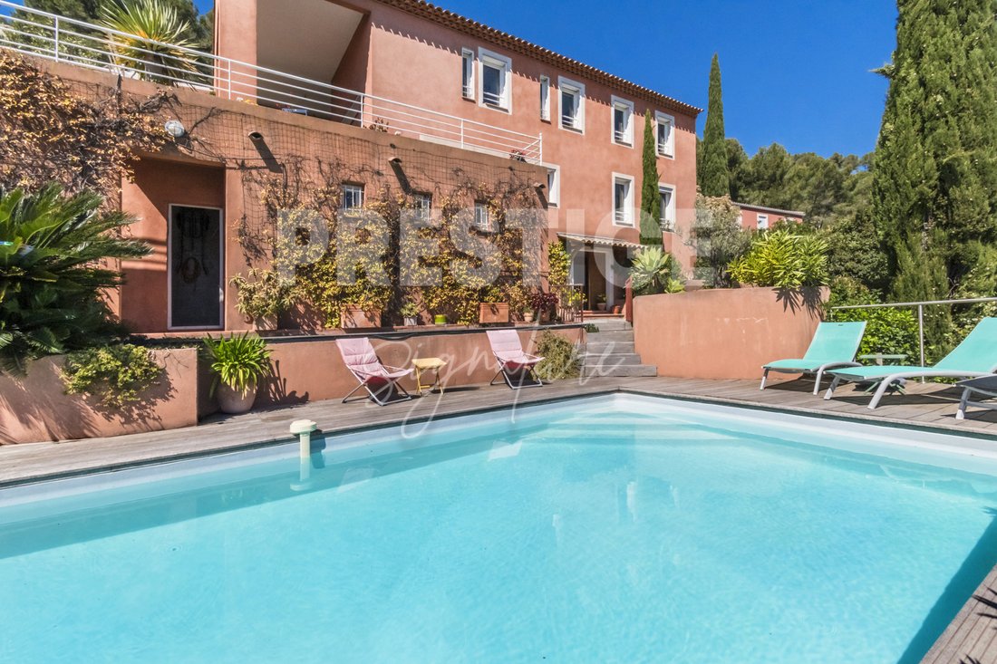 Villa in Hyeres, Provence-Alpes-Côte d'Azur, France 4 - 18422942