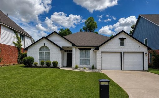 House in Arlington, Texas, United States 1