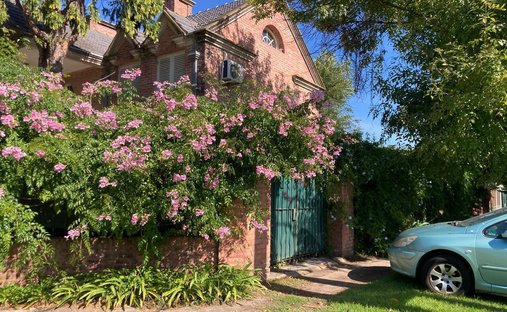 House in Cañuelas, Buenos Aires Province, Argentina 1